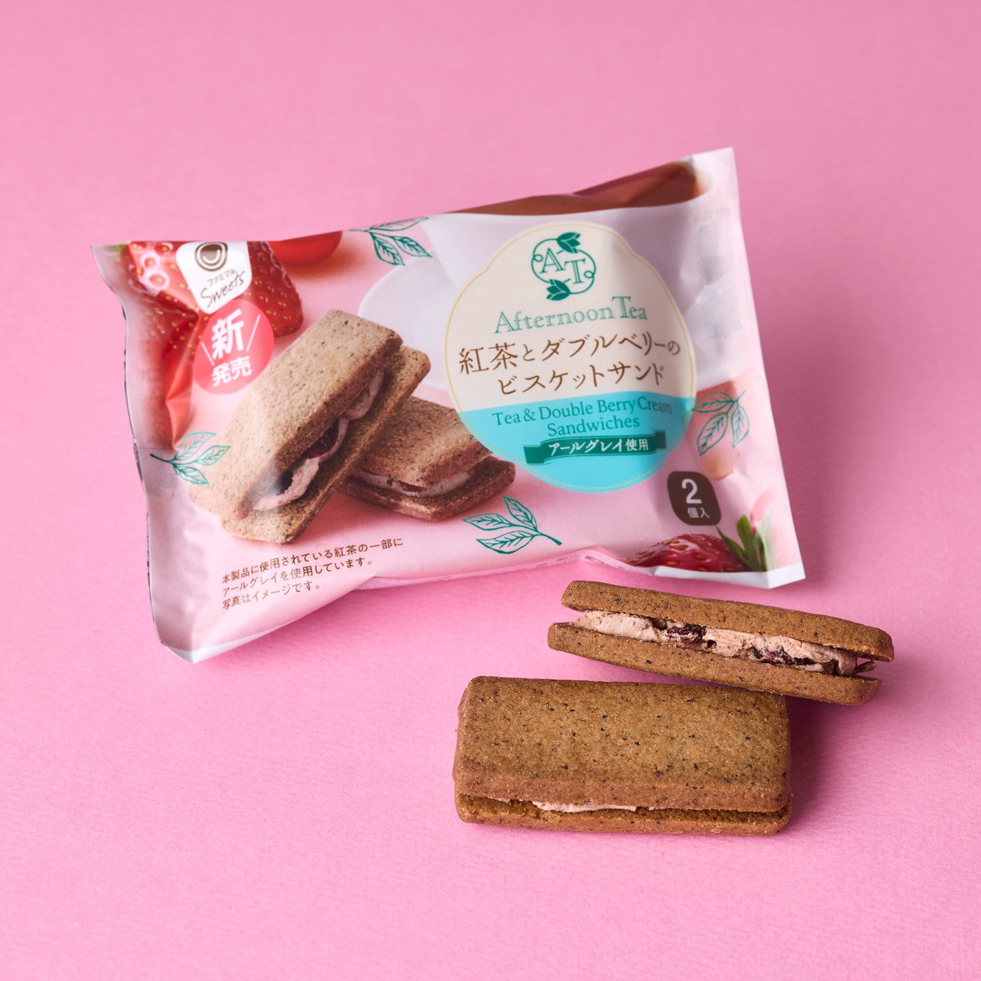 Afternoon Tea監修 紅茶とダブルベリーのビスケットサンド248円（税込）（提供写真）