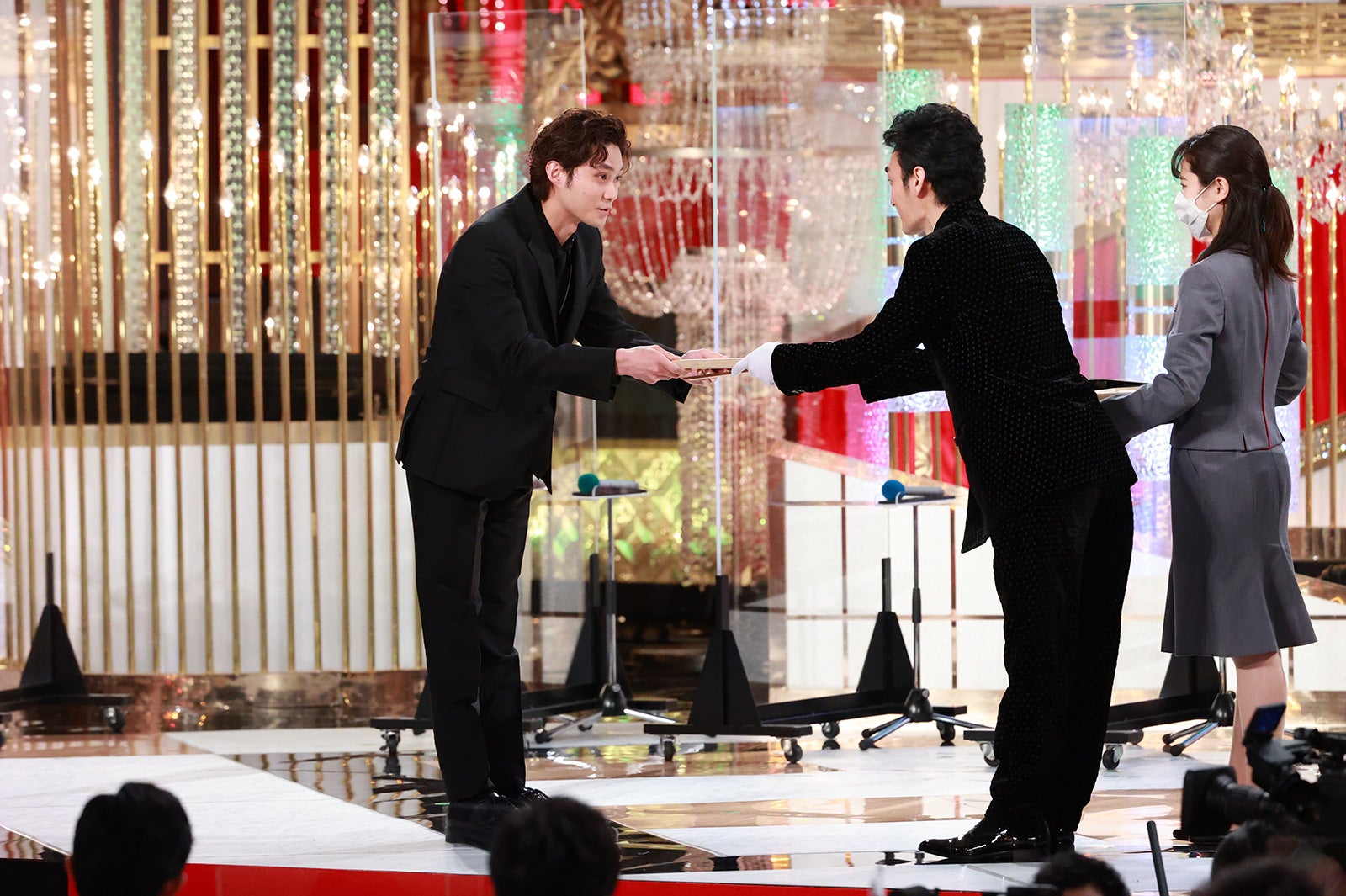 磯村勇斗、草なぎ剛（C）東京写真記者協会