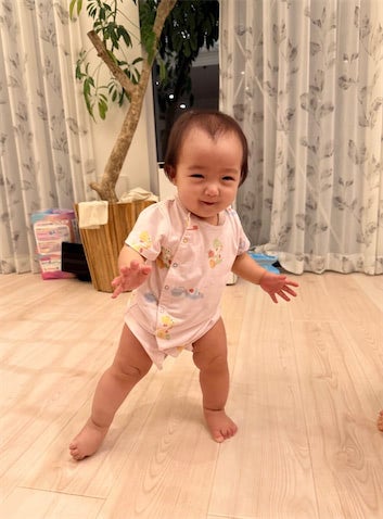 杉浦太陽、次女・夢空ちゃんの"ドヤ顔"ショット公開「歩ける歩数が少しずつ伸びてきました」