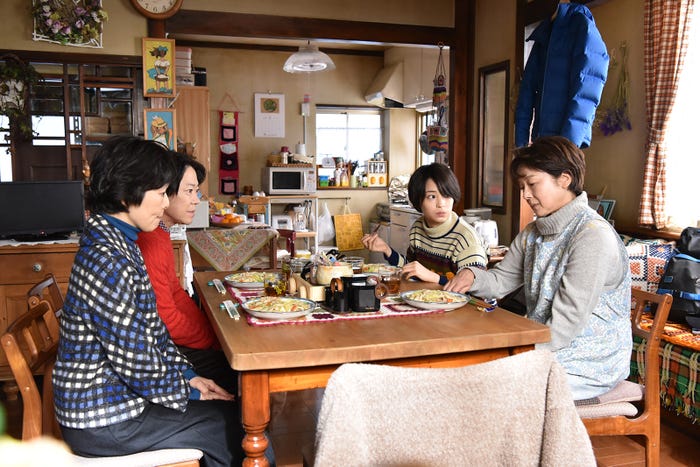 小林聡美、阿部サダヲ、広瀬すず、田中裕子/「anone」第5話より(C)日本テレビ