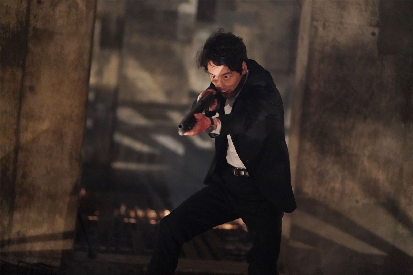 坂口健太郎（C）2022　「ヘルドッグス」製作委員会