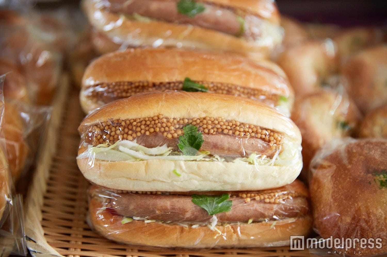 レトロで美味しいパン40店舗「青山パン祭り」 コッペパンの「購買部」&お酒もラインナップ