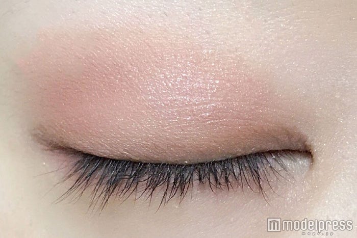 「プレップ プライム 24 アワー エクステンド アイ ベース」使用/写真・MAI(C)モデルプレス