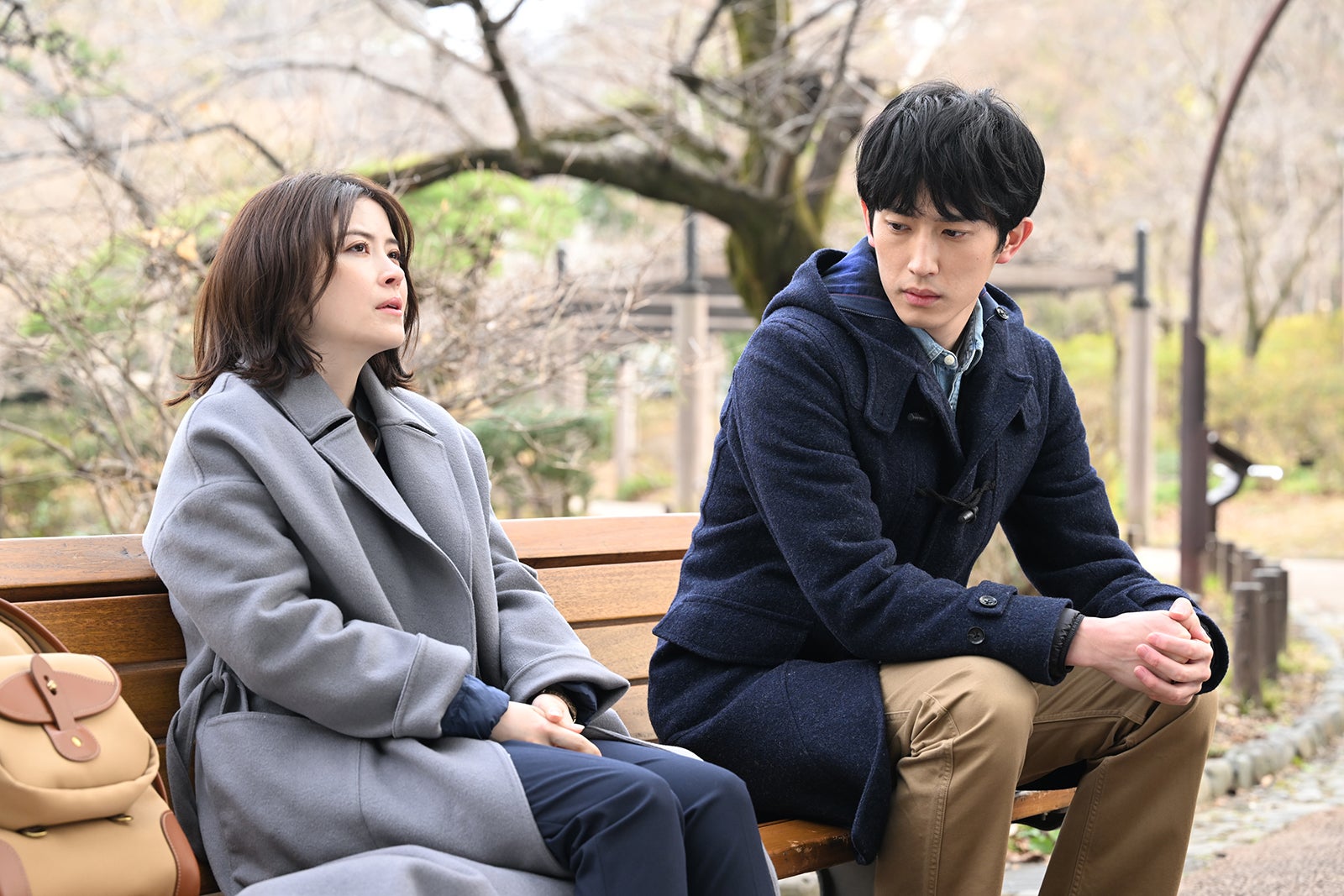 宮澤エマ、杉野遥亮 「罠の戦争」最終話より（C）カンテレ