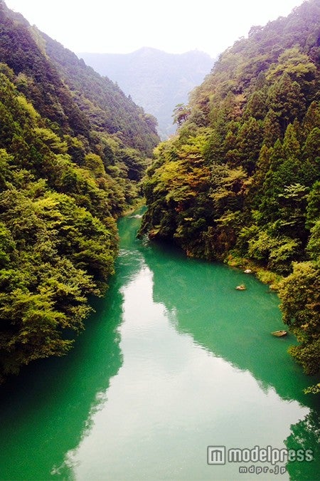 秋の白丸湖／これからの季節は紅葉と白丸湖のコントラストがより鮮やかに