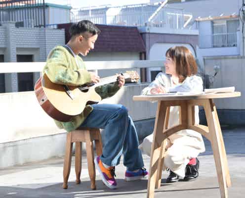 瑛人、今一番会いたい女優・飯豊まりえと“恋愛妄想劇”「僕はバカ」MV解禁