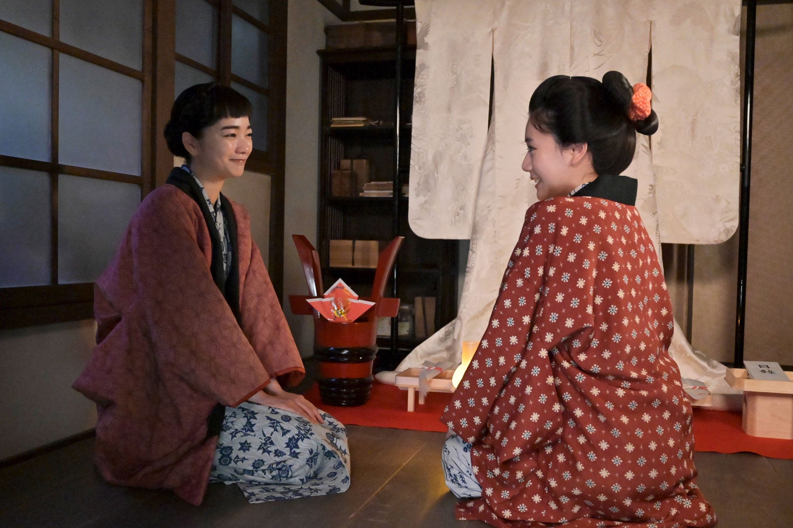 見上愛、早坂美海「風、薫る」第60話（C）NHK