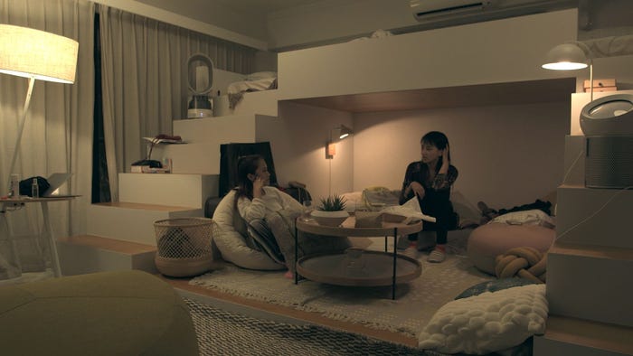 莉咲子、春花「TERRACE HOUSE TOKYO 2019-2020」9th WEEK(C)フジテレビ/イースト・エンタテインメント
