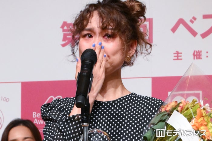 pecoが大粒の涙 ベストマザー賞受賞で「息子とryuchellに感謝し続けていきたいなと思います」