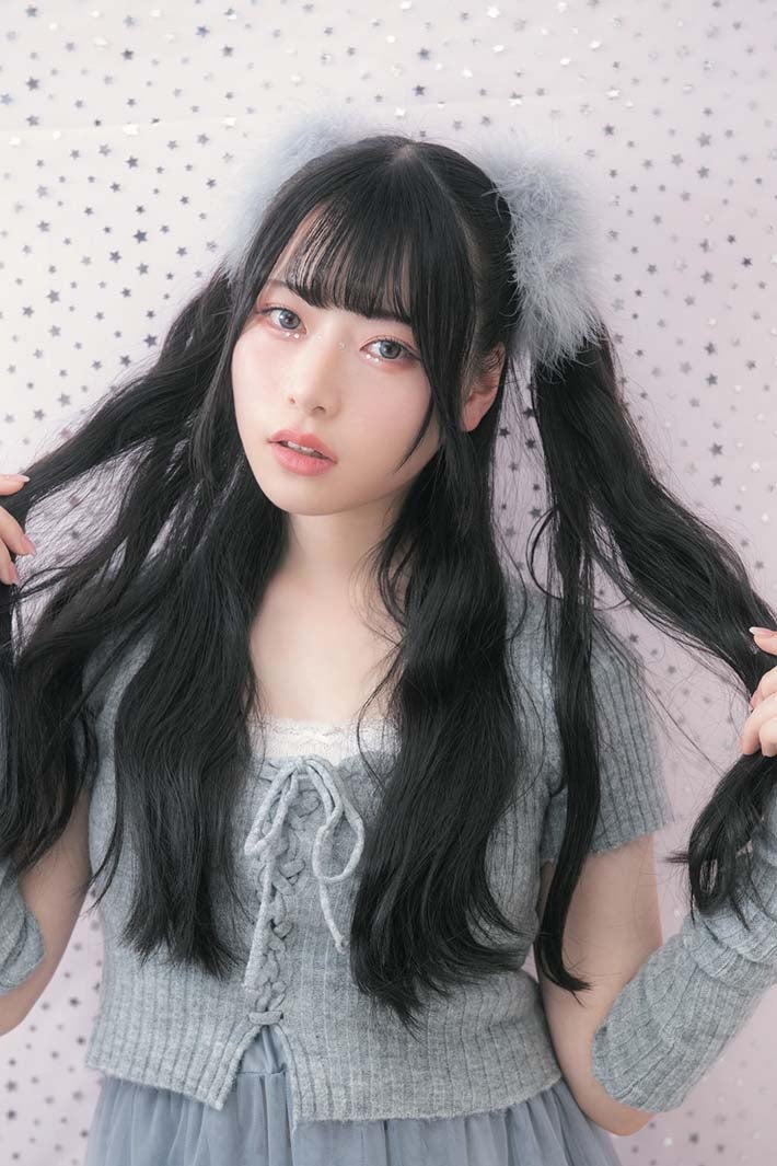 TikTokフォロワー400万人超え・Mumei（むめい）、色白美肌にうっとり「LARME」初登場