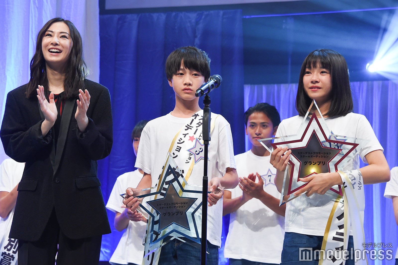 北川景子、グランプリの酒井大地くん、渡邉心結さん （C）モデルプレス