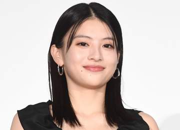「天使がおるよぉぉ♥」出口夏希 ビジネスクラスで北欧へ 機内でくつろぐ姿も「やばい！可愛すぎる♥」 写真集＆カレンダーを撮影