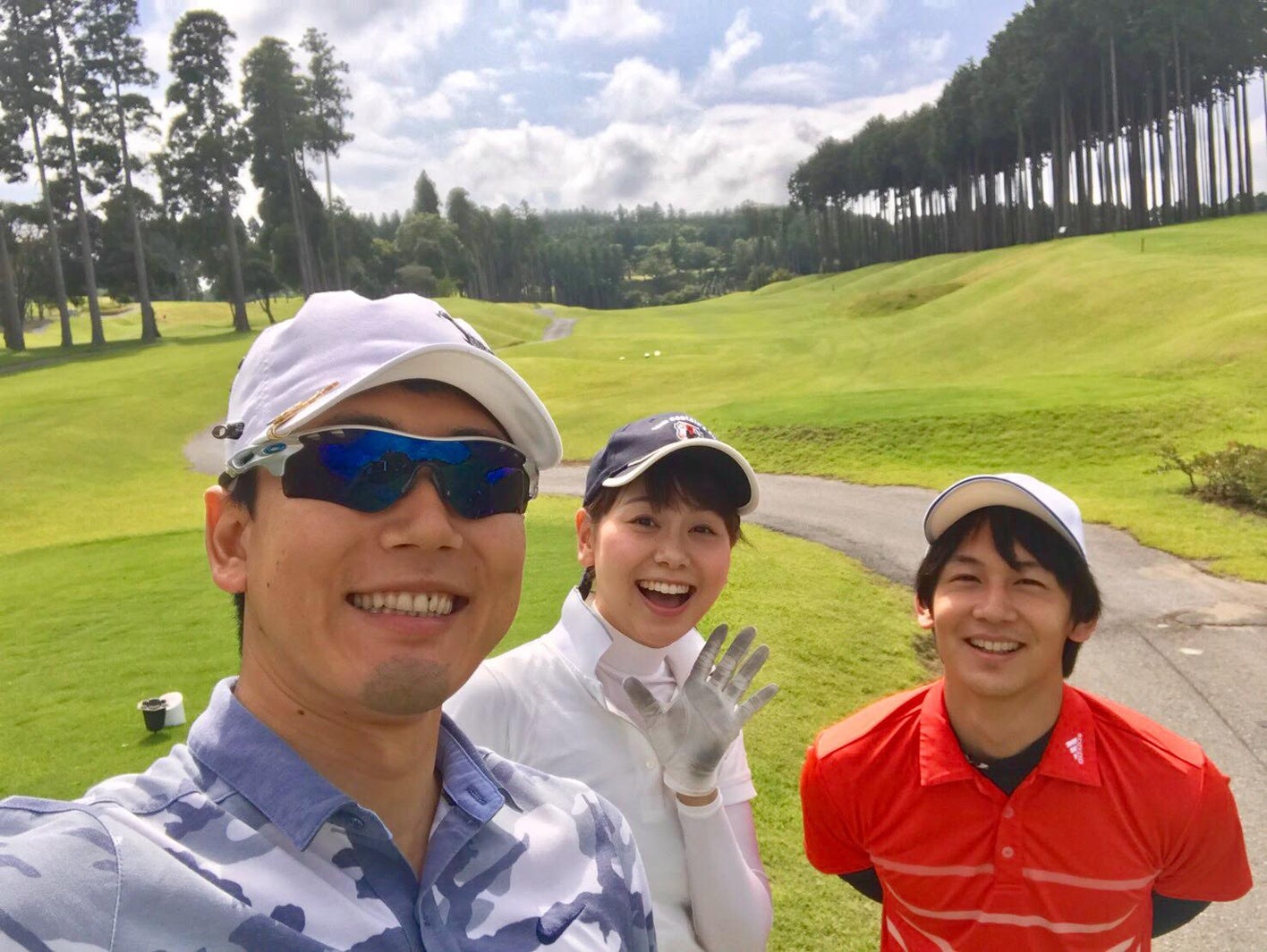 休みの日には、酒主アナや大村アナなどアナウンス室のメンバーや、友達とゴルフに行くことも。（提供写真）