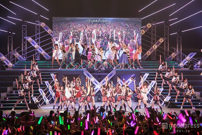 次々と圧巻パフォーマンスを見せるハロプロメンバー