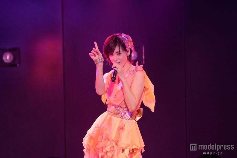 ライブの様子（C）AKS