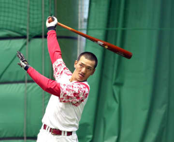 広島・矢野 “福地流”珍練習で打力向上 「来年は、やり返すことがテーマ。そこだけ」スタンドティーで3方向×3種類打ち分け