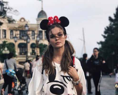 “ヴィクシーエンジェル”ジョセフィーヌ・スクリバー、全力お洒落で日本を楽しむ旅コーデが可愛すぎる