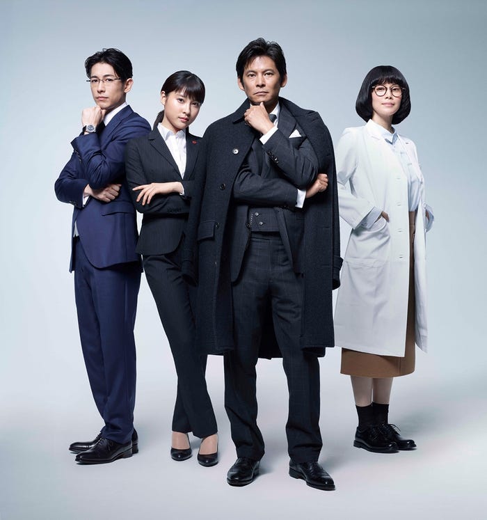 (左から)ディーン・フジオカ、土屋太鳳、織田裕二、中谷美紀(C)TBS