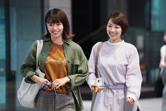 山本舞香、吉谷彩子/「ハケンの品格」第6話より(C)日本テレビ