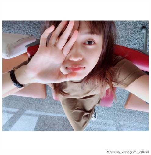 川口春奈、見上げる顔のナチュラル美に反響「どの角度でも美人」「すっぴん？」の声