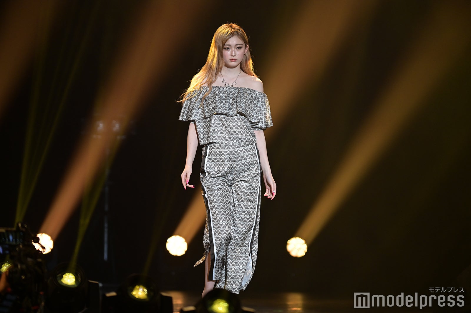 （C）モデルプレス