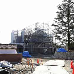 青春の丘(地球屋)工事現場(C)2022 Studio Ghibli