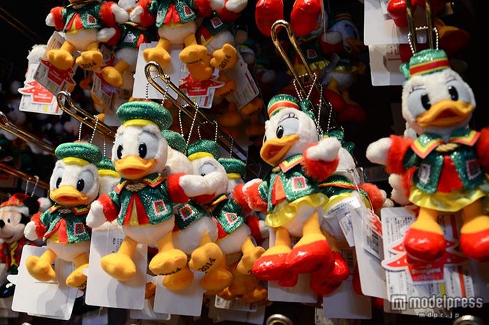 ドナルド、デイジーぬいぐるみバッジ(TDL)各¥1600