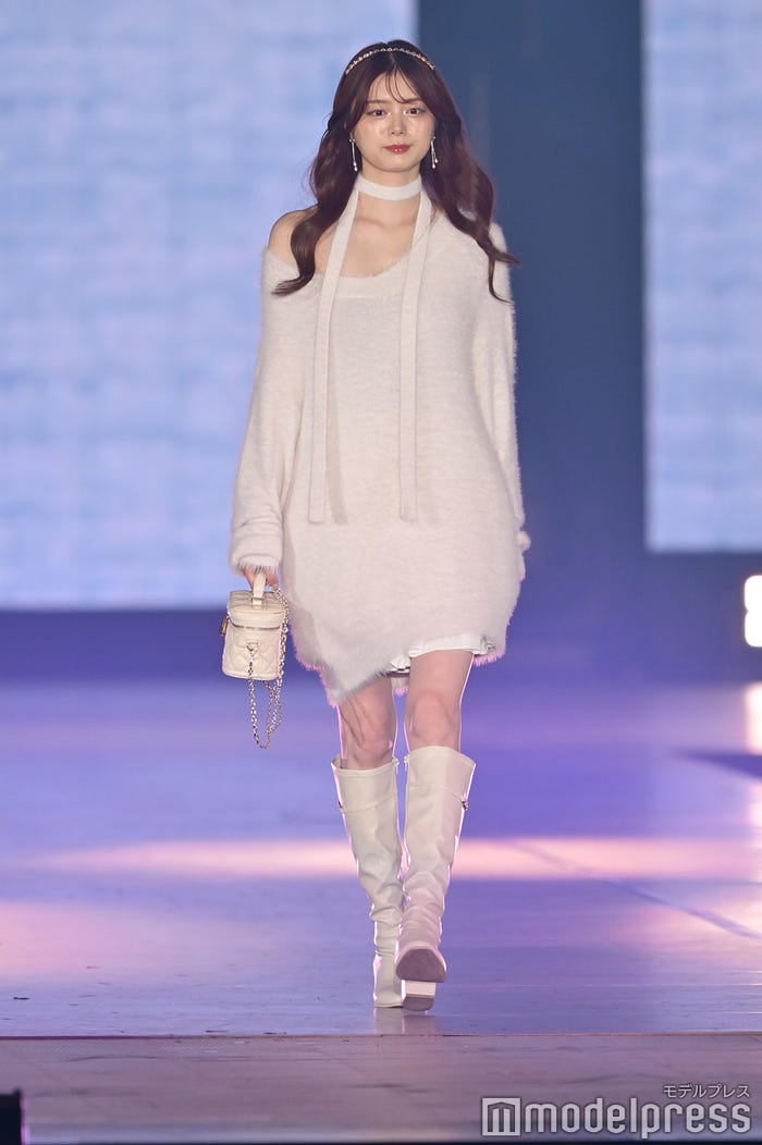 紺野彩夏(C)モデルプレス