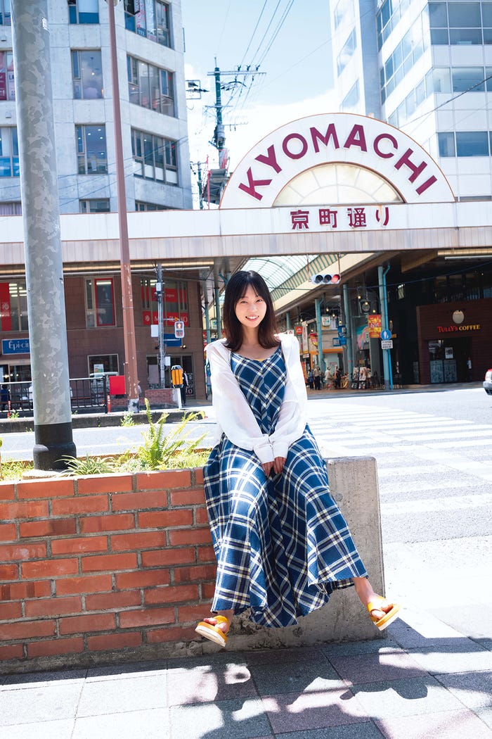 撮影:佐藤裕之/『青山ひかる写真集 blueprint』(講談社)より