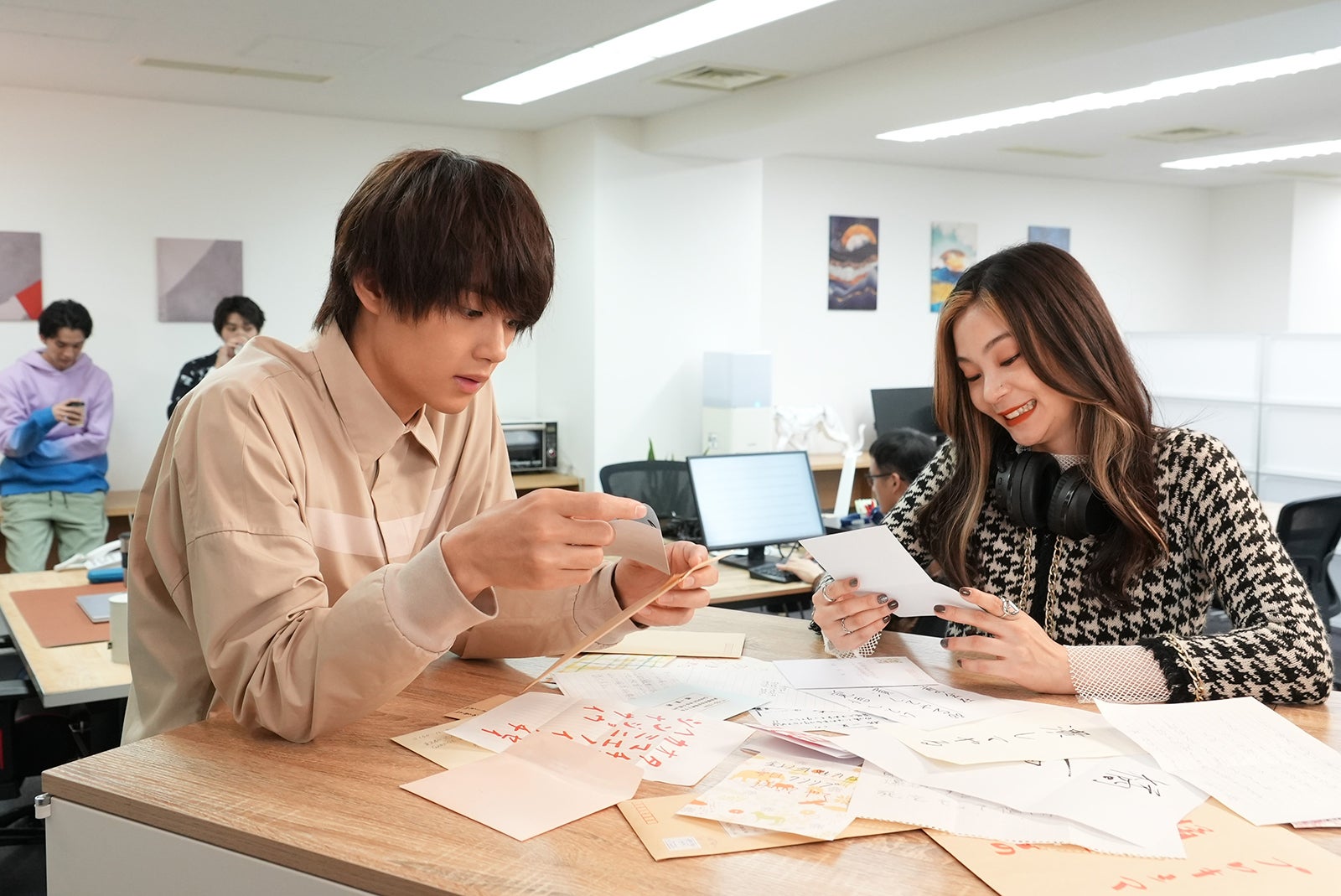 佐野勇斗、南彩加／「真犯人フラグ」第6話より（C）日本テレビ