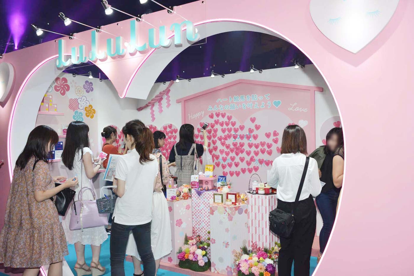 「ルルルン神社」が出現(C)モデルプレス