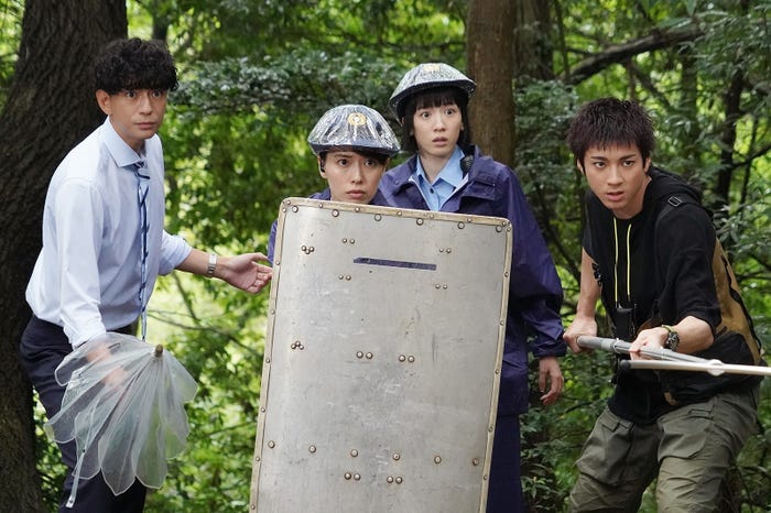 三浦翔平、戸田恵梨香、永野芽郁、山田裕貴 「ハコヅメ~たたかう!交番女子~」第6話より(C)日本テレビ
