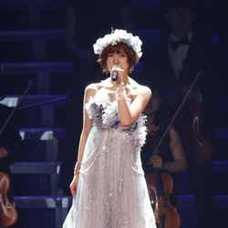 篠田麻里子/「AKB48 2013真夏のドームツアー~まだまだ、やらなきゃいけないことがある~」(C)AKS