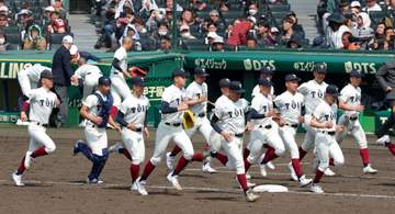 【センバツ】大トリ登場の大阪桐蔭が初戦突破！大型2年生左腕・川本晴大が圧巻14K完封 自己新147キロ記録