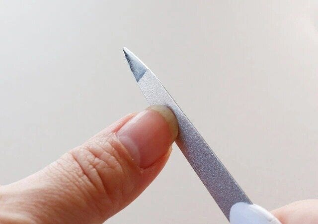 ダイソーの使いやすい折りたたみネイルファイル