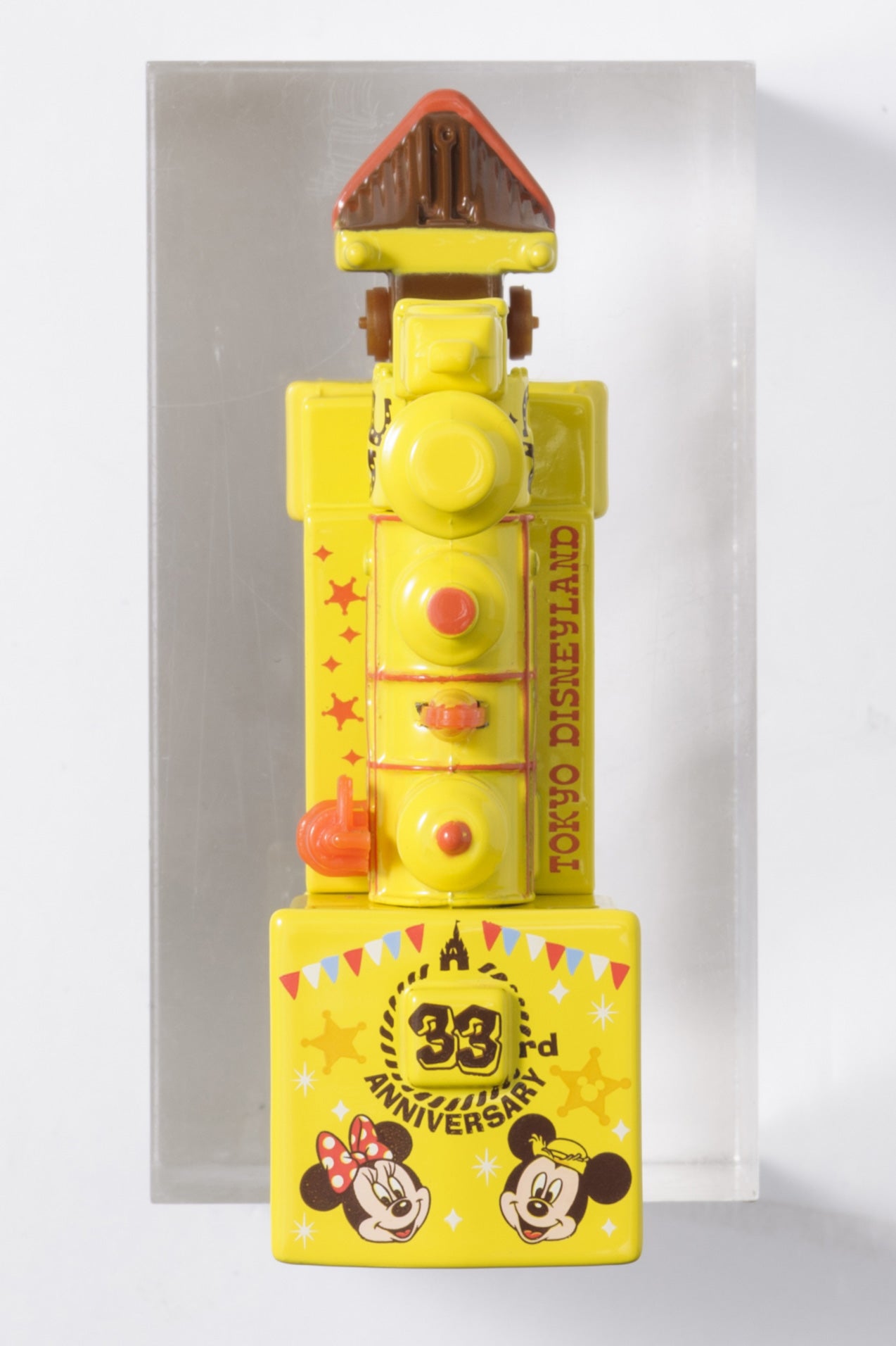 トミカ、天井デザイン（C）Disney