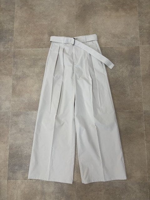 GU　ベルテッドワイドパンツ　NATURAL