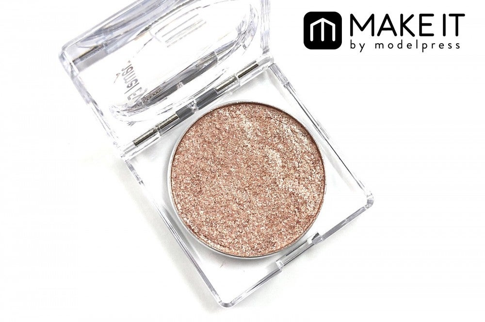 エチュードハウス／ディアマイ エナメルアイズ／PK002／800円（税抜） (C)メイクイット