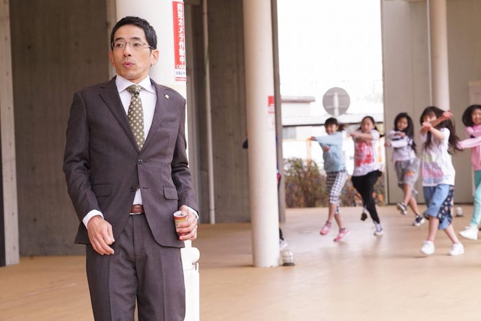 野間口徹/「隣の家族は青く見える」第5話より(C)フジテレビ