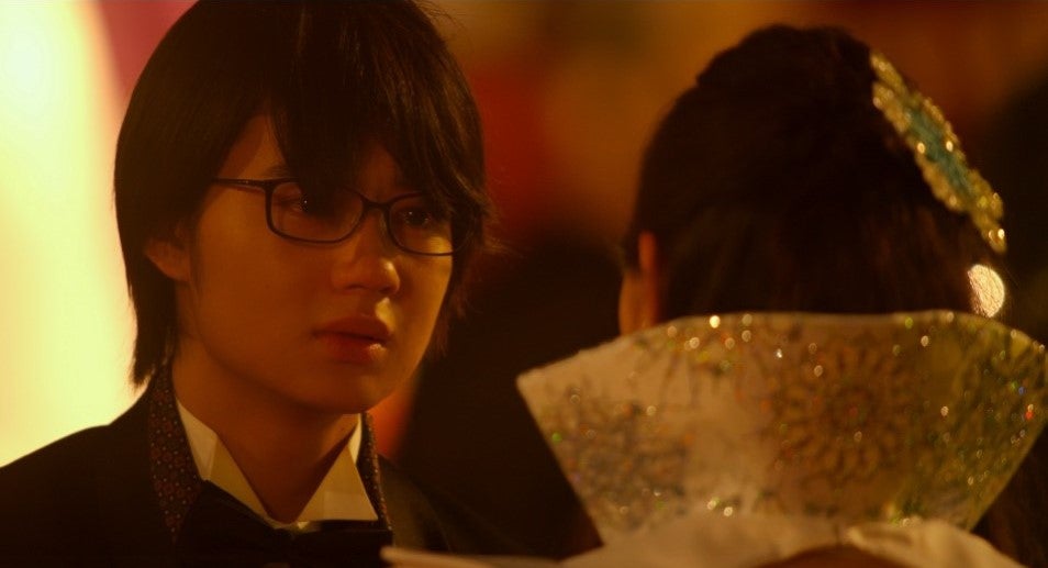 佐野勇斗、中条あやみ（C）2018 映画「3D彼女　リアルガール」製作委員会　（C）那波マオ／講談社