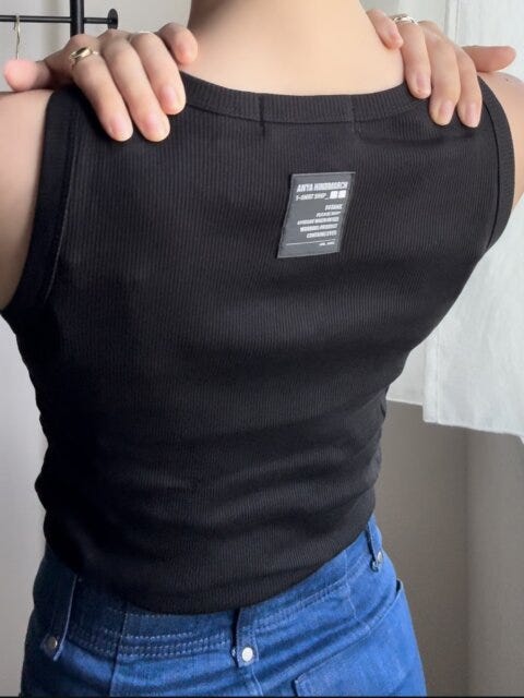 ユニクロ　T4TANK／リブタンクトップ　BLACK　後ろ側