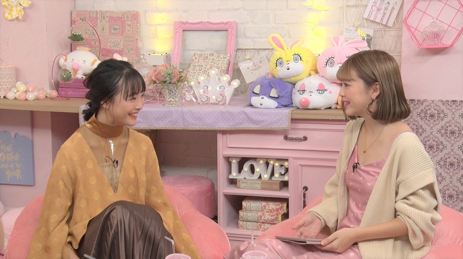 大友花恋、藤田ニコル（C）フジテレビ