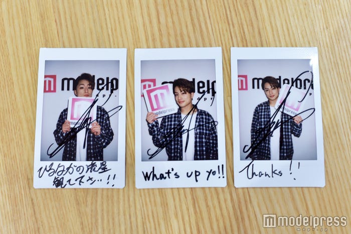 チェキ(C)モデルプレス