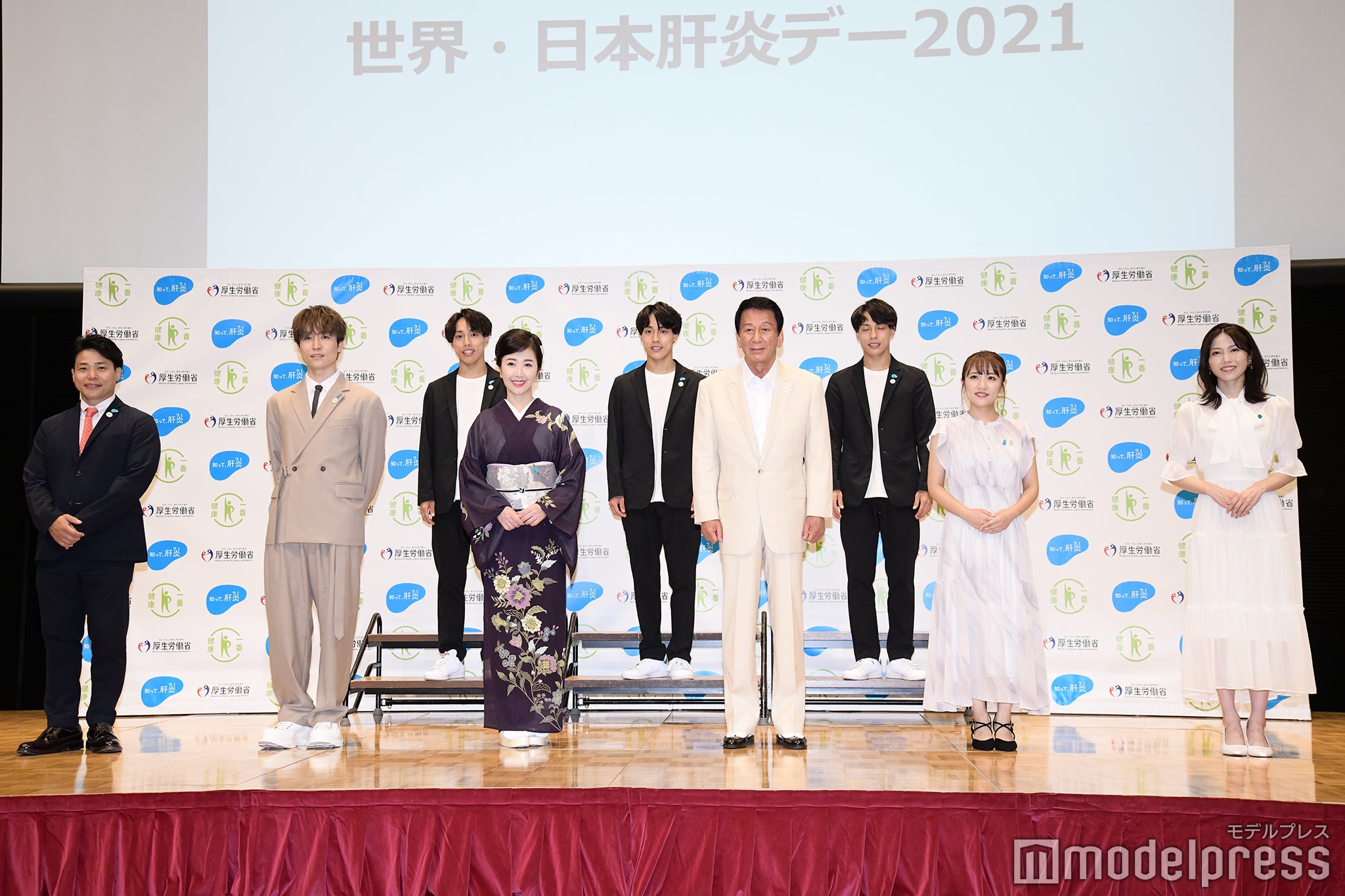 （上段）佐藤三兄弟（下段左から）清水宏保、TETSUYA、伍代夏子、杉良太郎、高橋みなみ、横山由依（C）モデルプレス