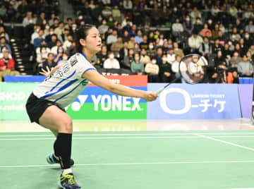 19歳の宮崎友花は2連覇ならず 「点が並んだ時の経験差大きい」 世界女王・山口茜から1ゲーム奪うも及ばず「まだまだ足りない」