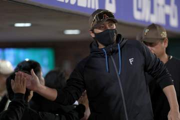 日本ハム 新庄監督が執念継投で3連敗阻止「継投しか頭になかった」2回で先発福島から継投→無失点リレーに「よかった3連敗せんで。ほんなこて」