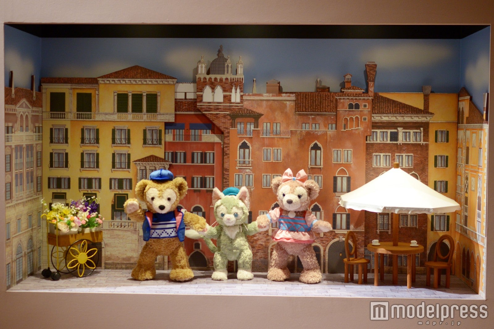 展示（C）モデルプレス