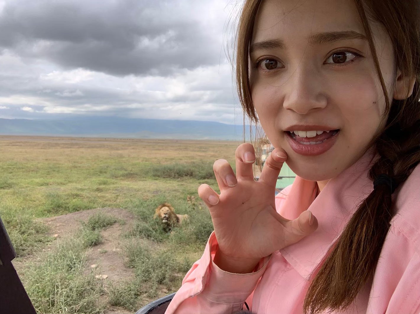 都丸紗也華／「所さんの目がテン！」アフリカ大陸タンザニア大型ロケの様子（C）日本テレビ