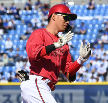 広島が今季OP戦初連勝 中村奨が先制1号2ラン含む2安打2打点 開幕ローテ候補の栗林5回無失点、岡本も4回0封でそろって好投