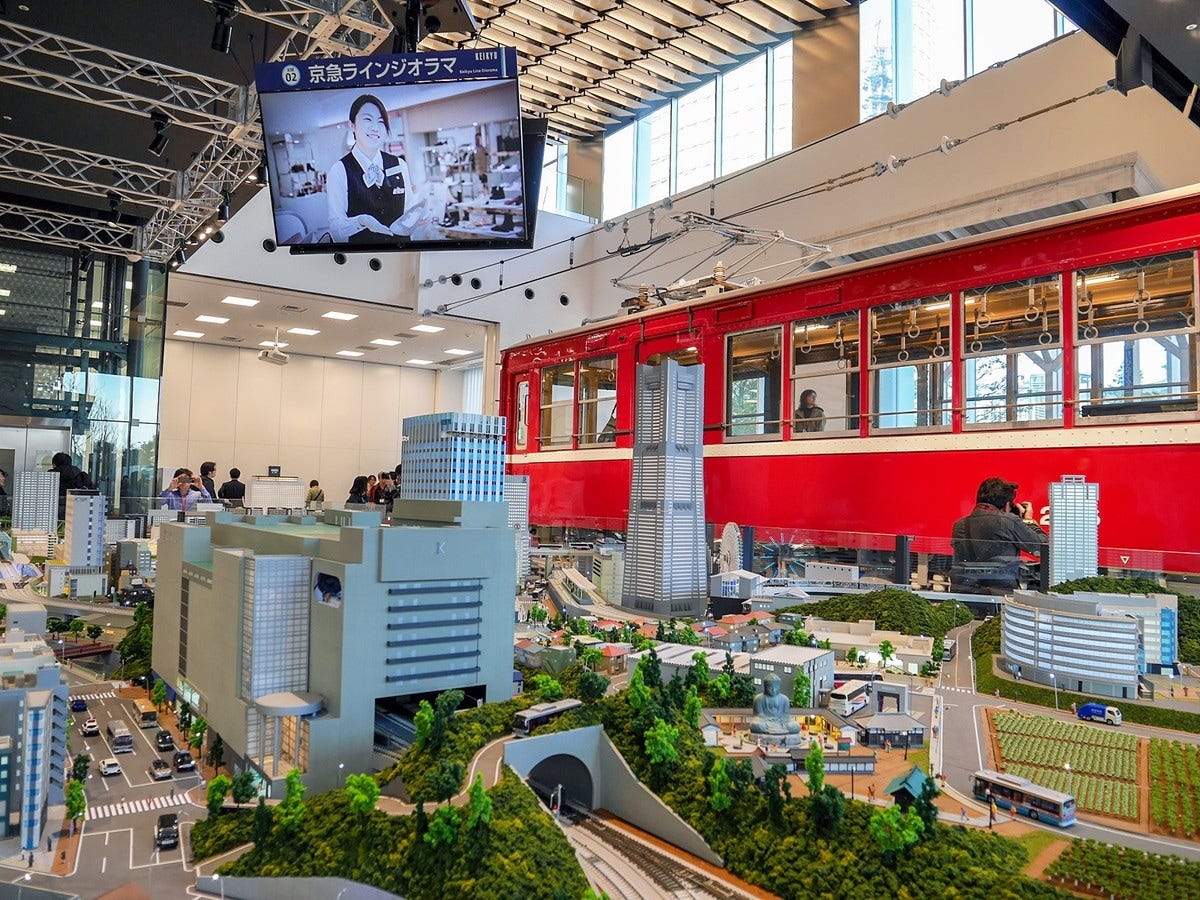 京急沿線を再現した、巨大な「京急ラインジオラマ」（筆者撮影）